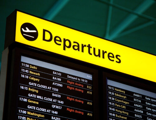 Newsletter 7.7.22: Verlieren Reisende auch noch den Job, wenn sie zu spät aus dem Urlaub zurückkommen?