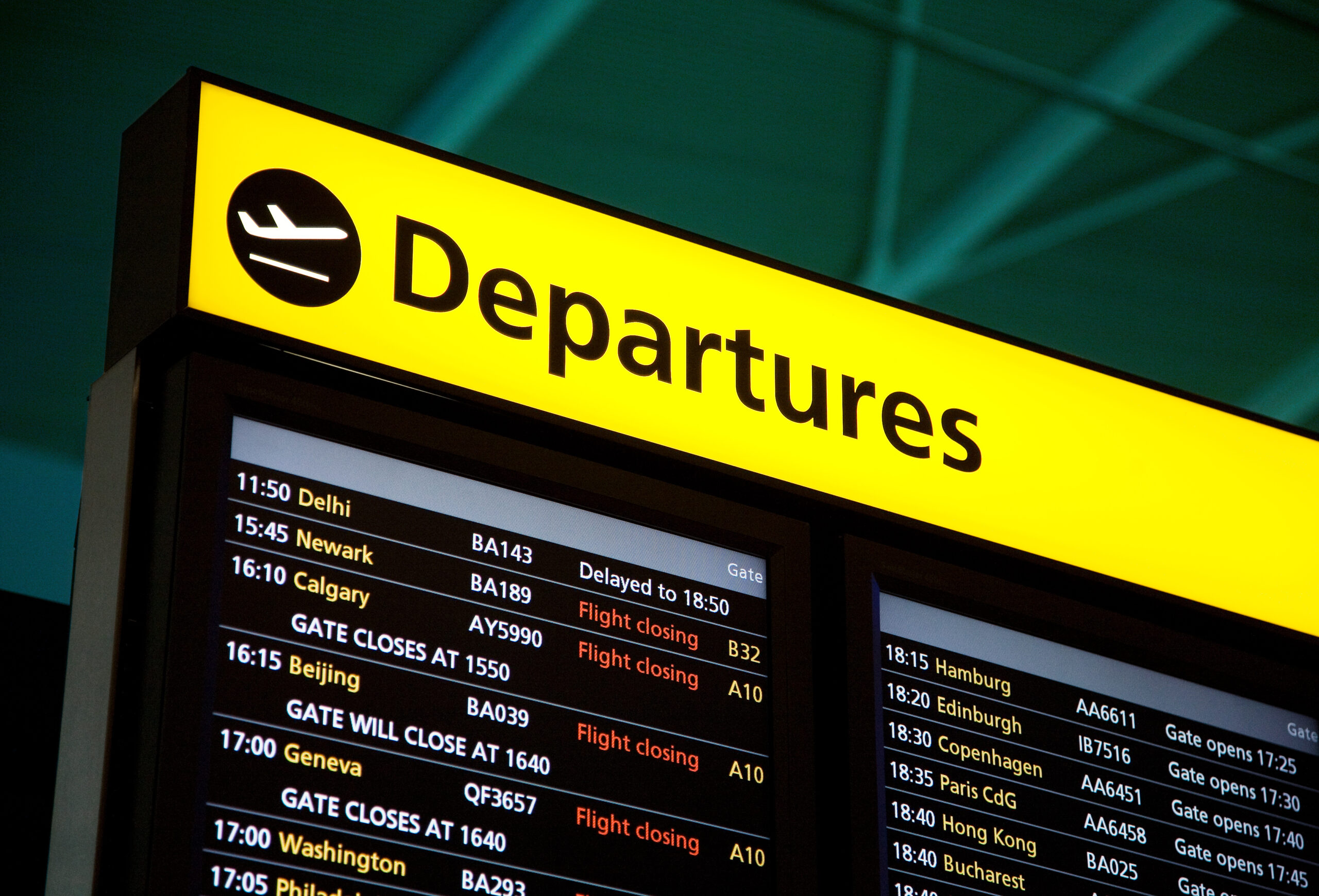 Newsletter 7.7.22: Verlieren Reisende auch noch den Job, wenn sie zu spät aus dem Urlaub zurückkommen?